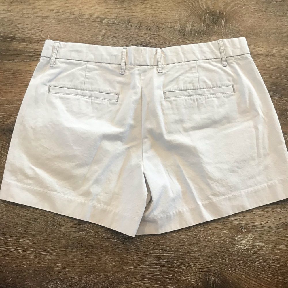 Gap Shorts - Picture 2 of 3